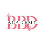 BBD Academy logo med lyserød tekst og sommerfugle – symbol på skønhed, forvandling og uddannelse inden for vippeteknik.